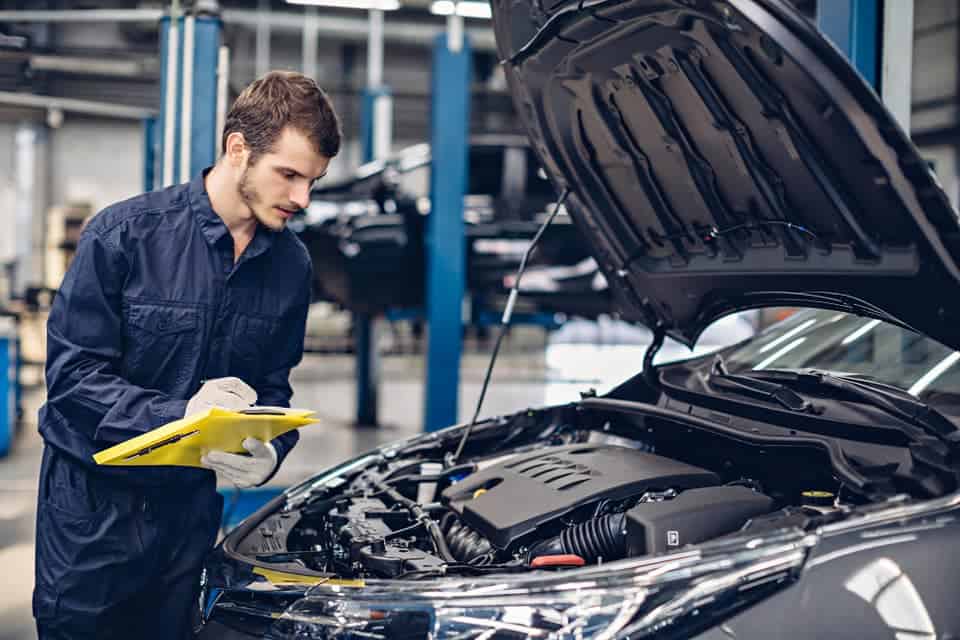 10 consejos para el mantenimiento básico de tu auto